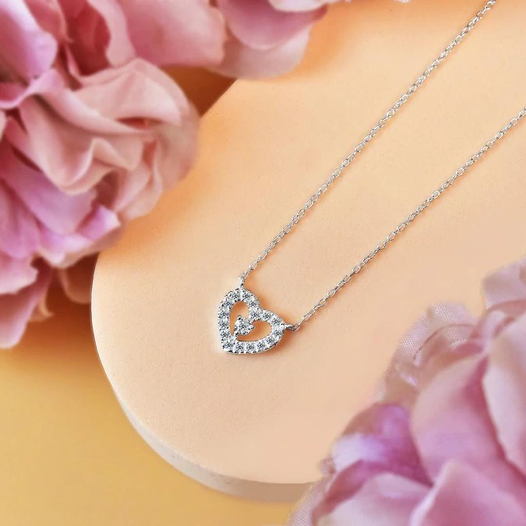 Modern 14k Gold Heart Shaped Diamond Necklace For Sale