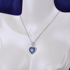 14K Gold Heart shaped Flower Agate Cameo Diamonds Pendant Necklace