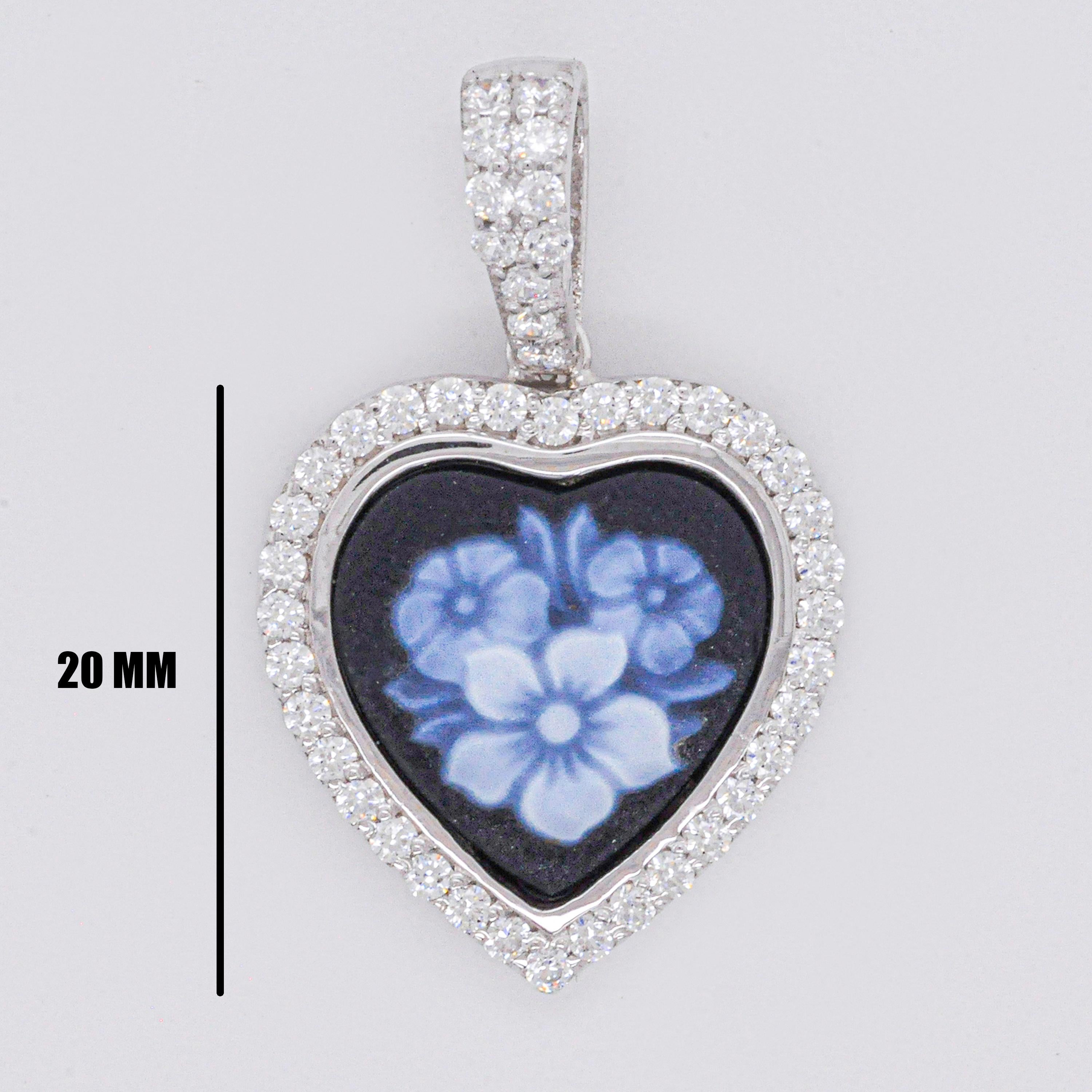 14K Gold Heart shaped Flower Agate Cameo Diamonds Pendant Necklace In New Condition For Sale In Jaipur, Rajasthan