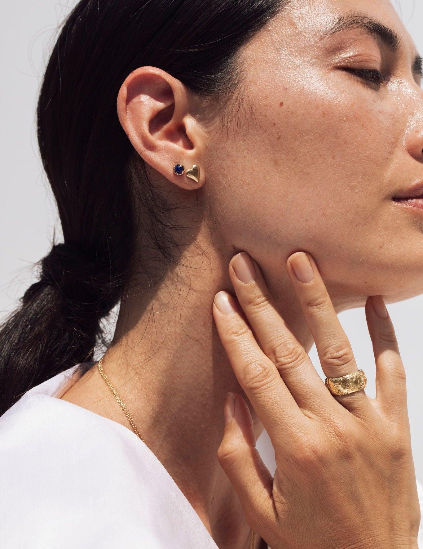 14k Gold Heart Studs In New Condition For Sale In Los Angeles, CA