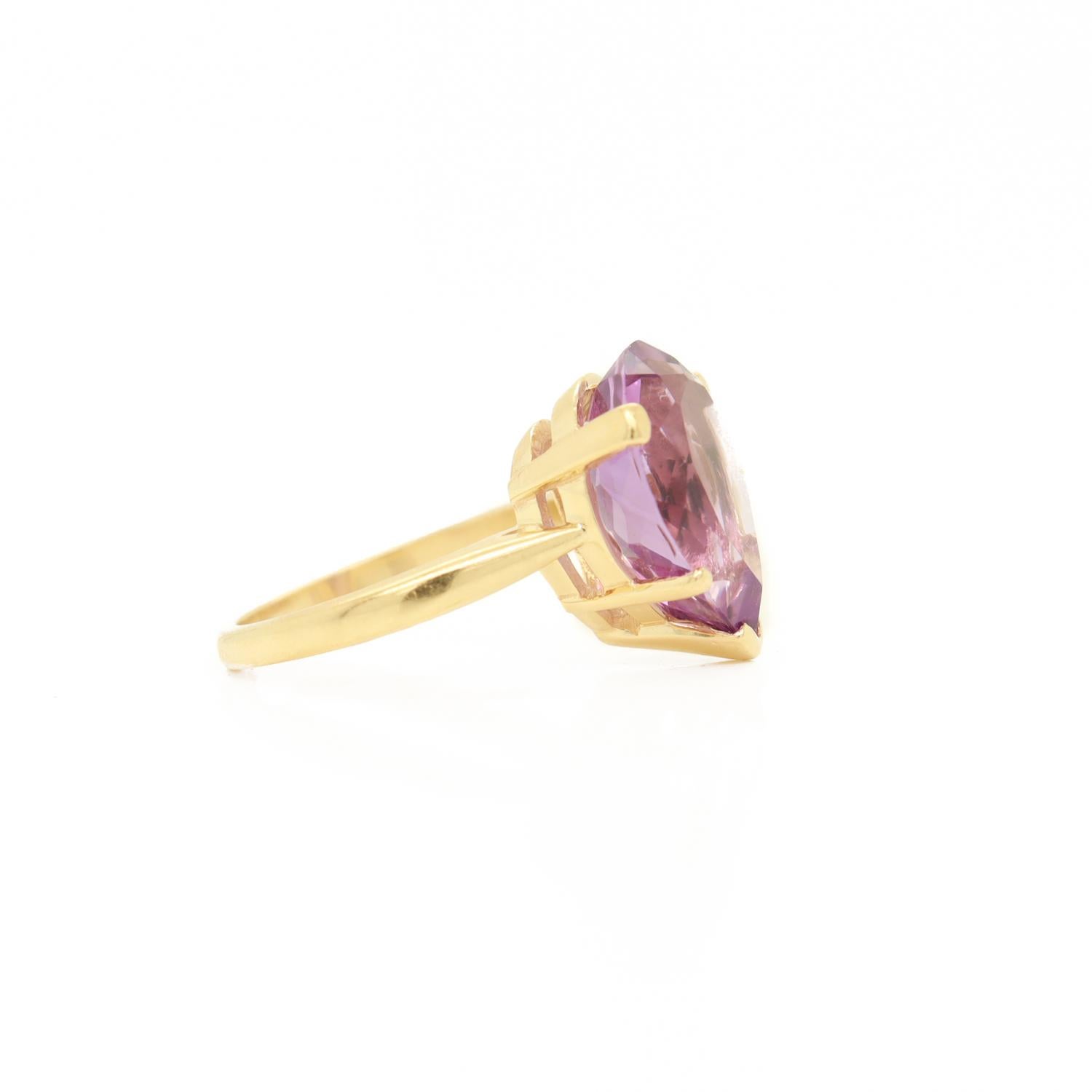 14k Gold & High Set Pear Cut Amethyst Cocktail Ring For Sale 5