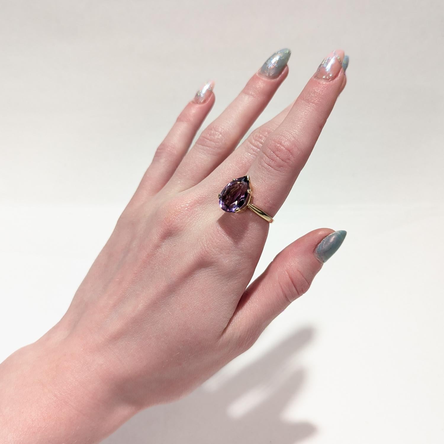 Modern 14k Gold & High Set Pear Cut Amethyst Cocktail Ring For Sale