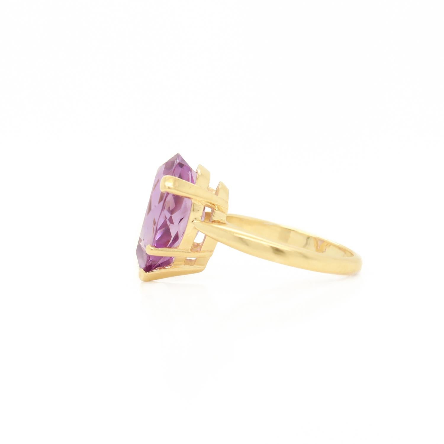 14k Gold & High Set Pear Cut Amethyst Cocktail Ring For Sale 2