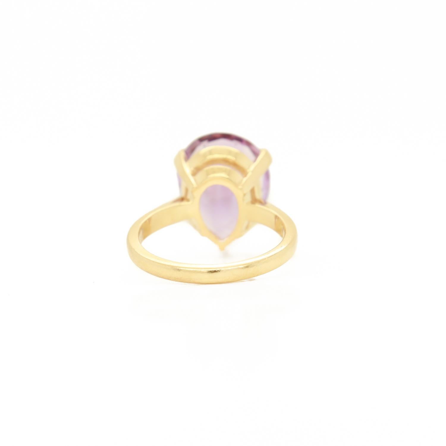 14k Gold & High Set Pear Cut Amethyst Cocktail Ring For Sale 3