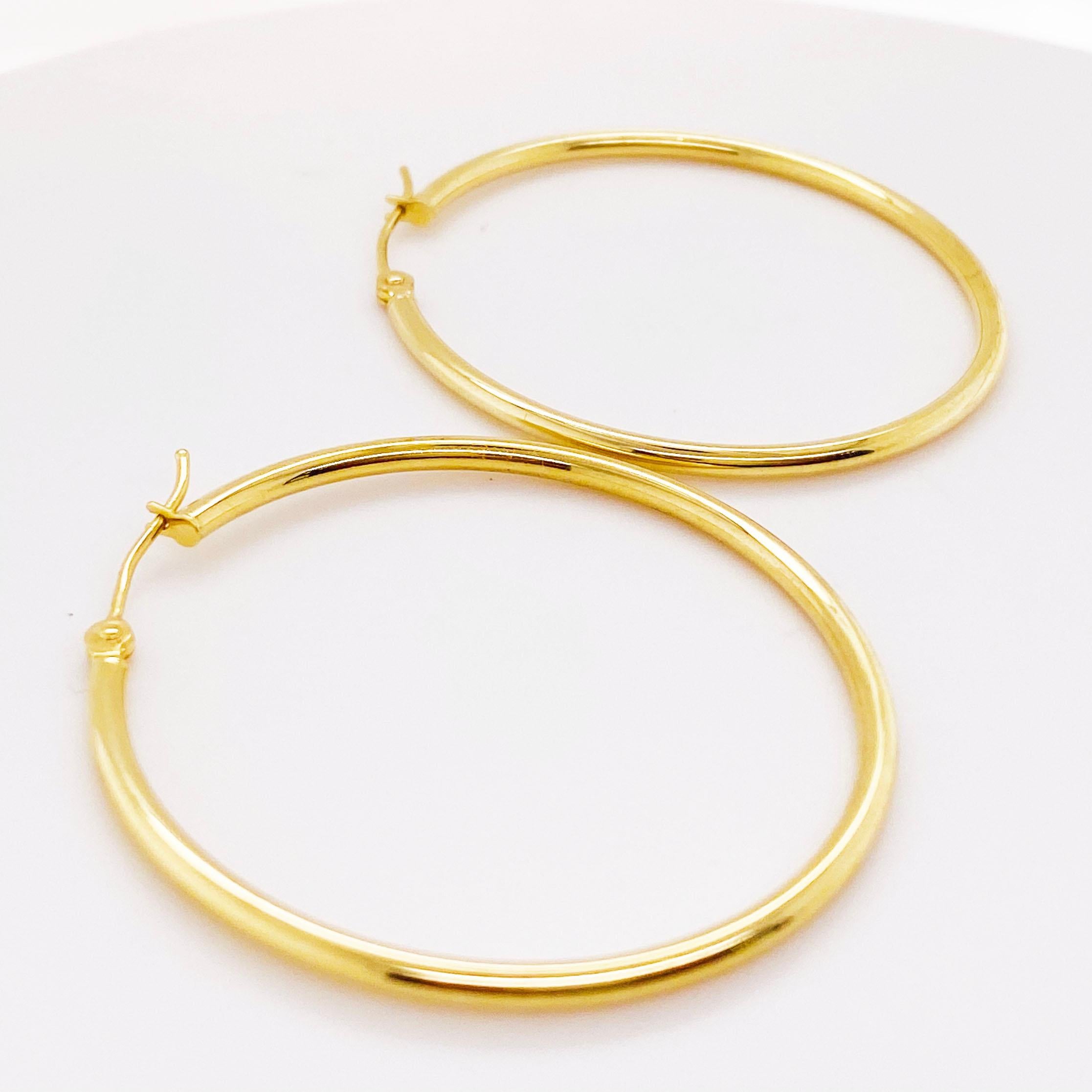 14 Karat Gold Hoop Earrings In New Condition In Austin, TX
