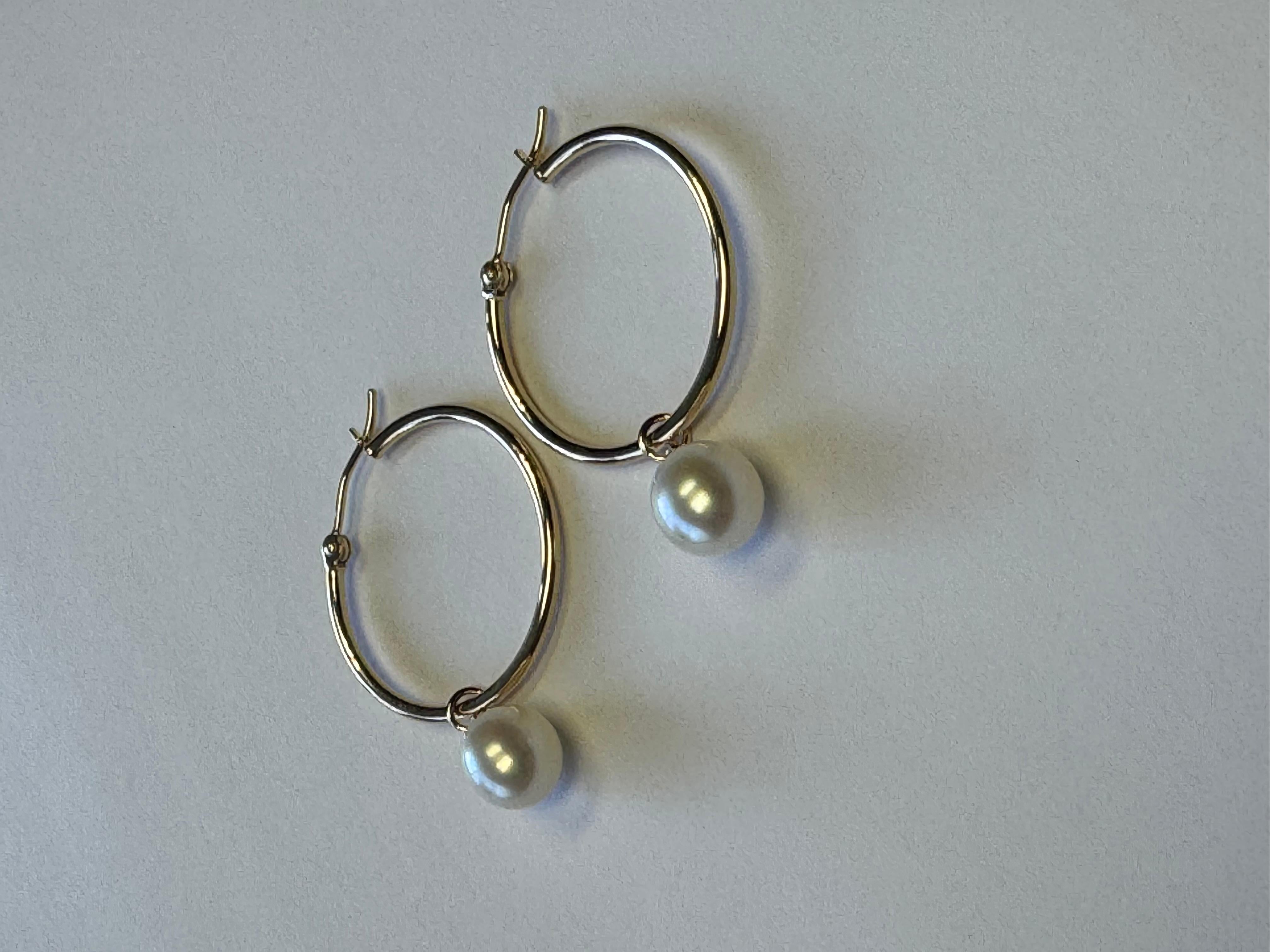 Donna Orecchini a cerchio in oro 14K con perle coltivate a caduta in vendita