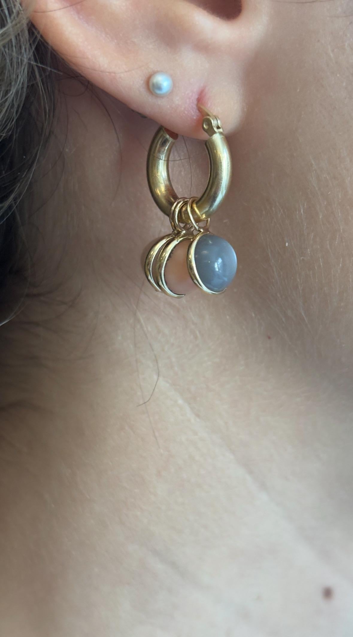 Pendientes de aro de oro de 14k con colgantes de oro, piedra de luna y coral: ¡multifuncionales! en venta 5