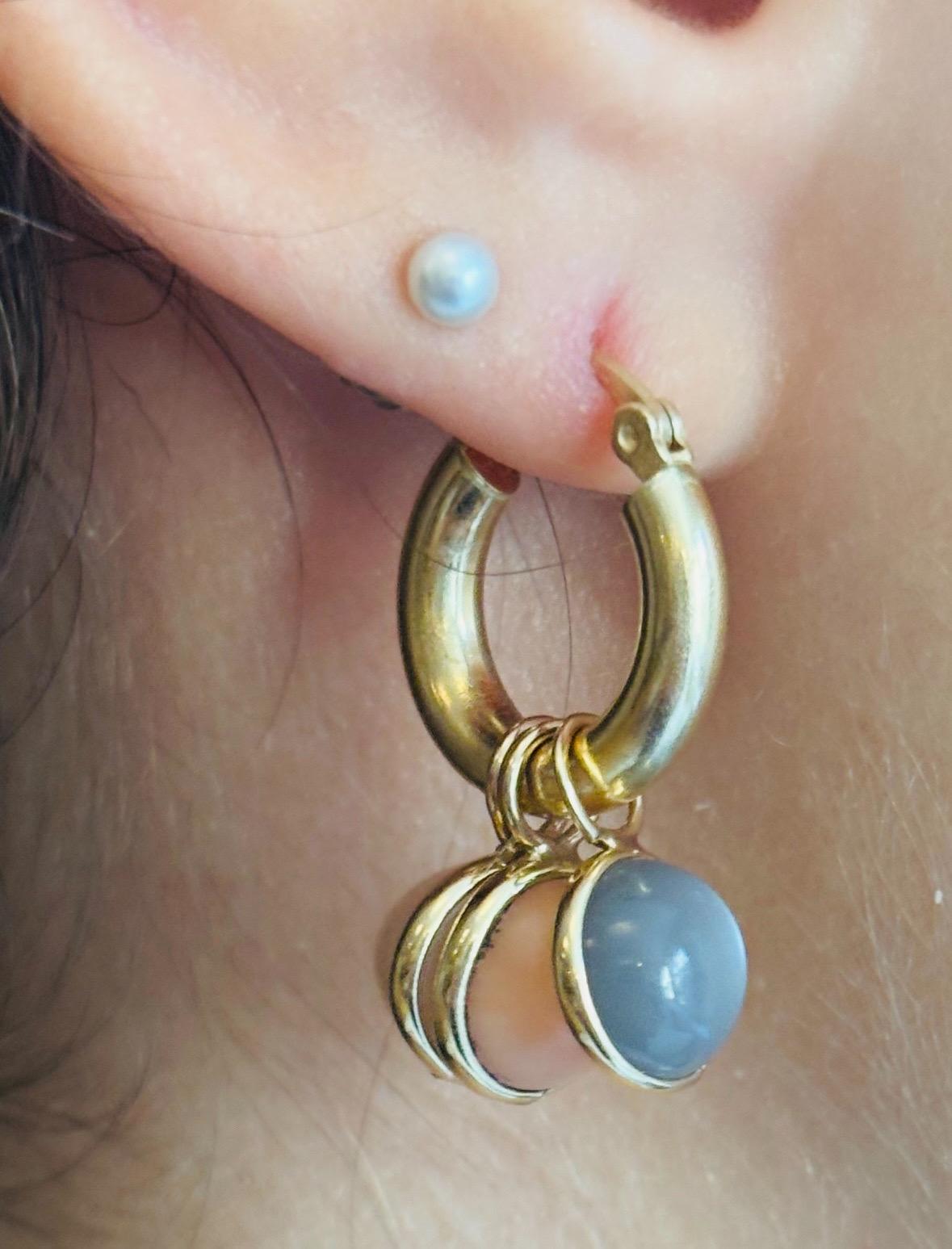 Pendientes de aro de oro de 14k con colgantes de oro, piedra de luna y coral: ¡multifuncionales! Corte mixto en venta