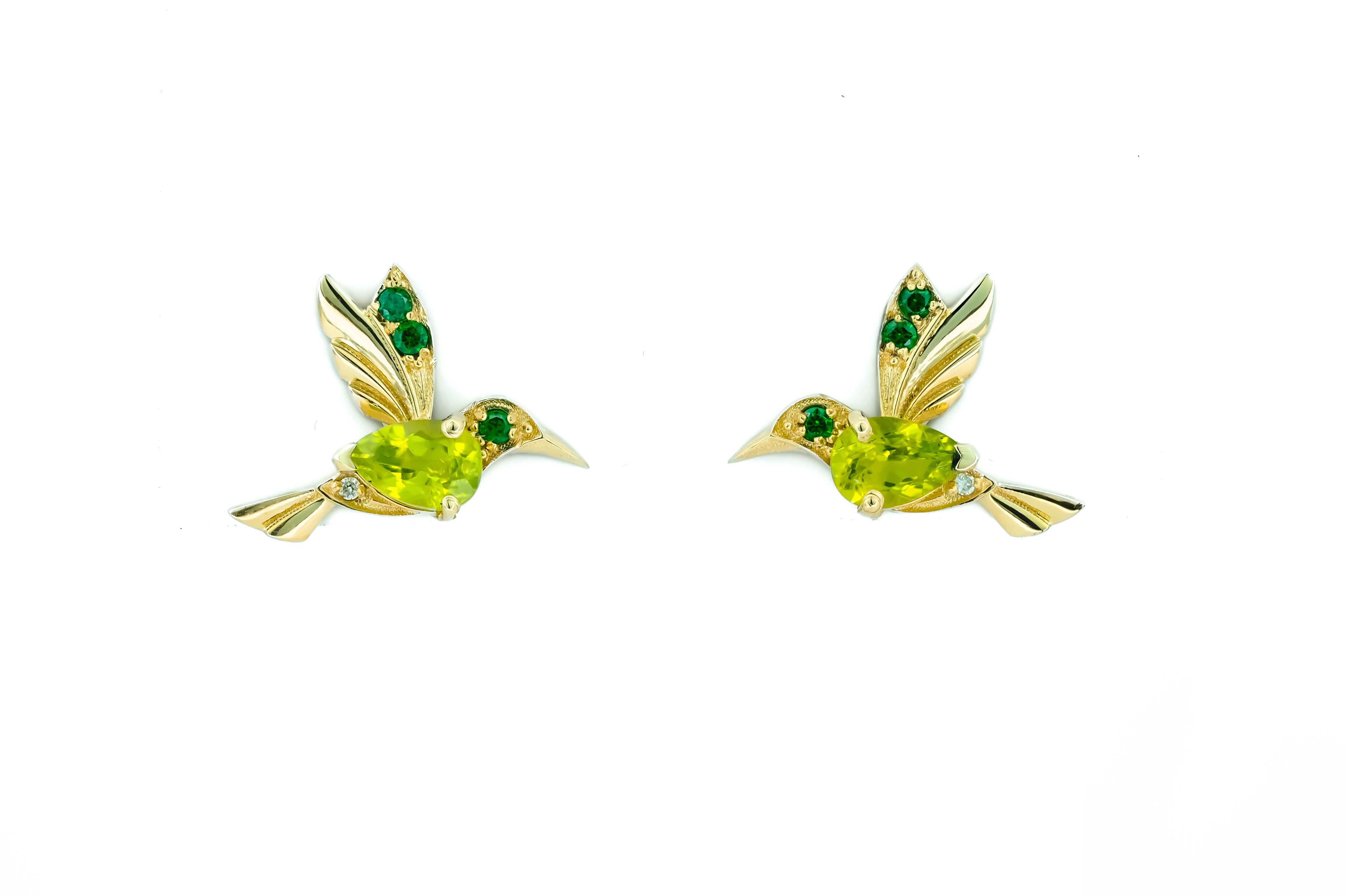 Women's or Men's 14k Gold Hummingbird Earings Studs with Peridot, Peridot Gold Stud Earrings For Sale