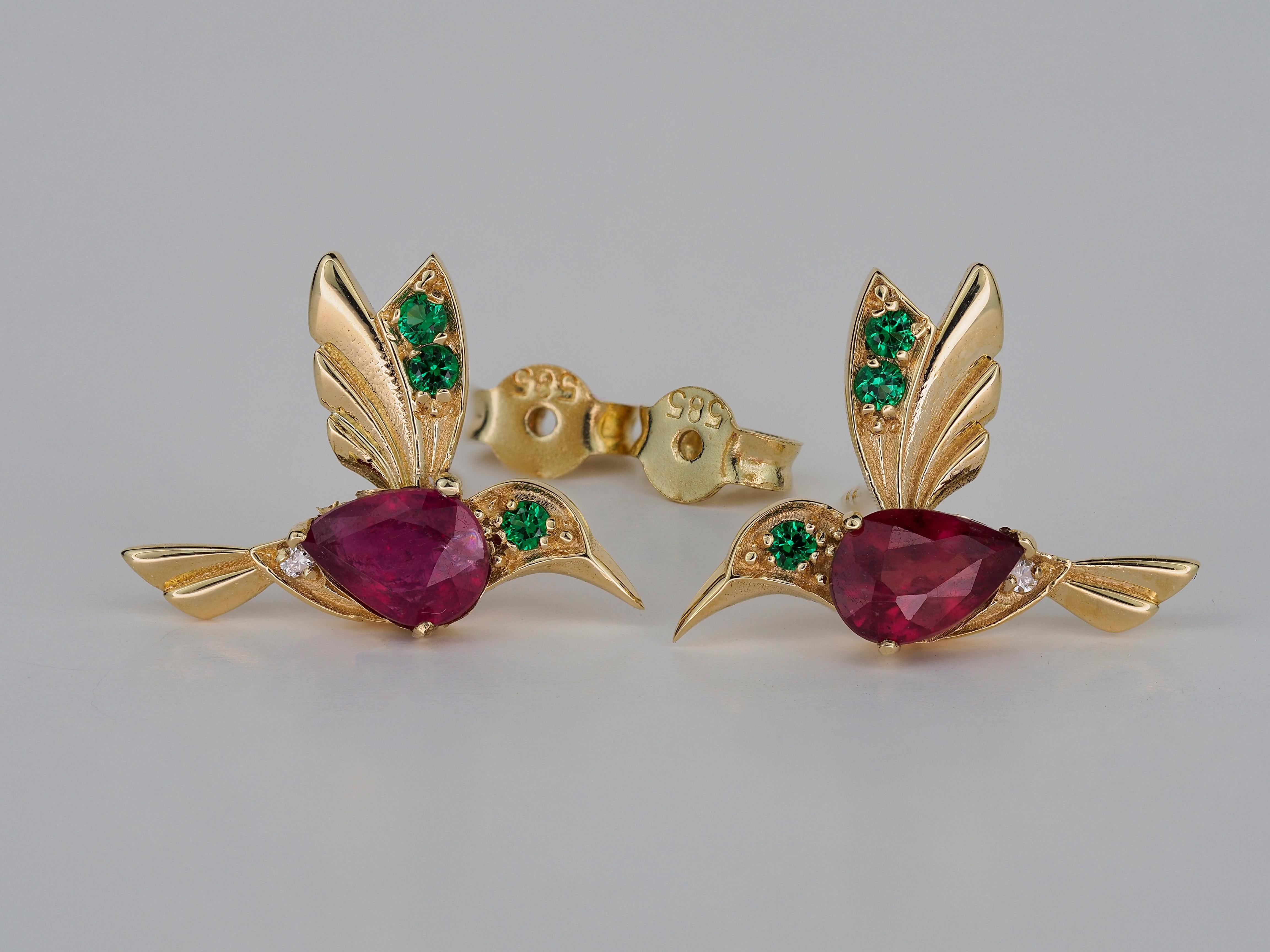Modern 14k Gold Hummingbird Earings Studs with Rubies, Bird Stud Earrings with Gems ! For Sale