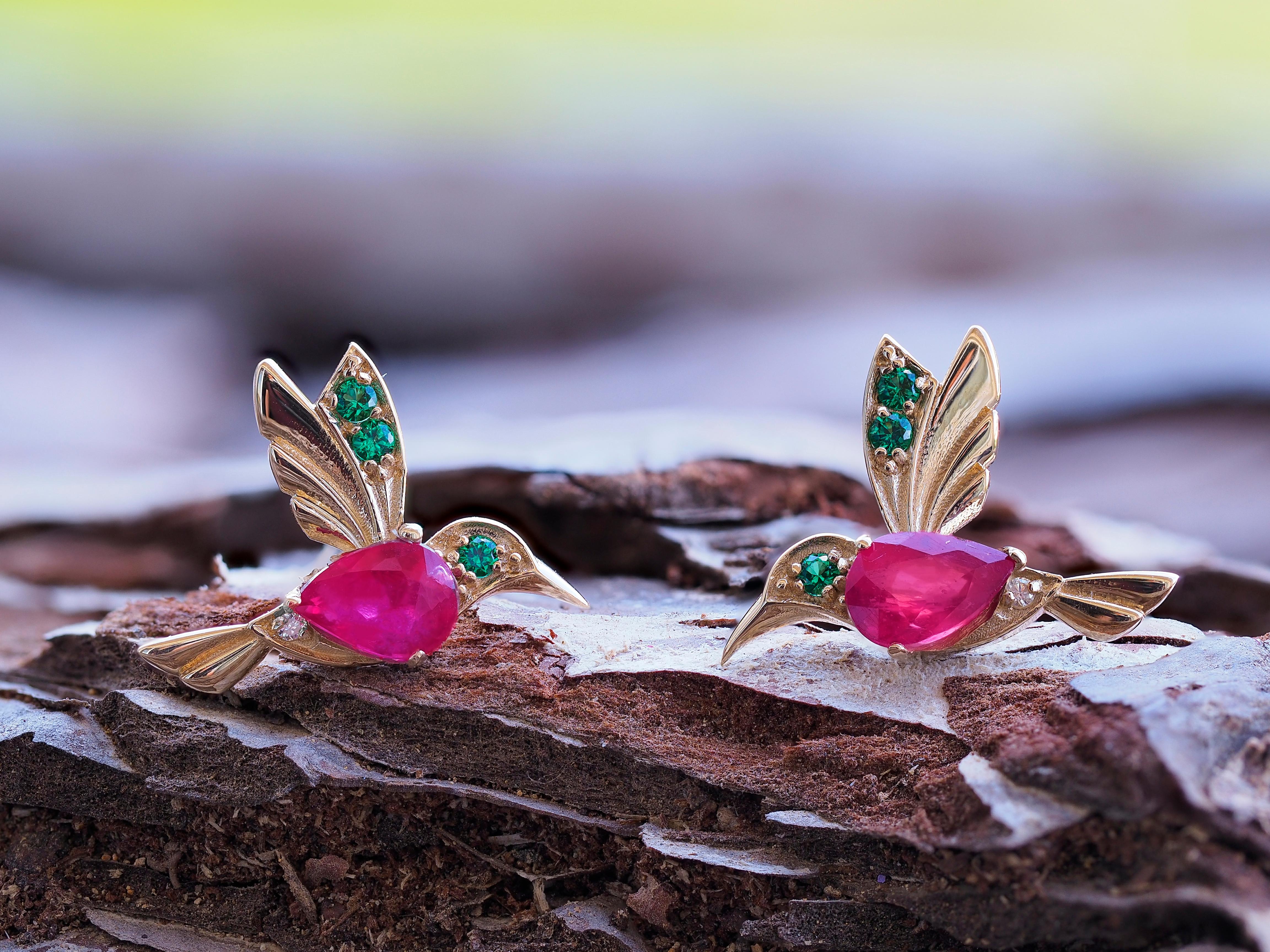 14k Gold Hummingbird Earings Studs with Rubies, Bird Stud Earrings with Gems ! In New Condition In Istanbul, TR