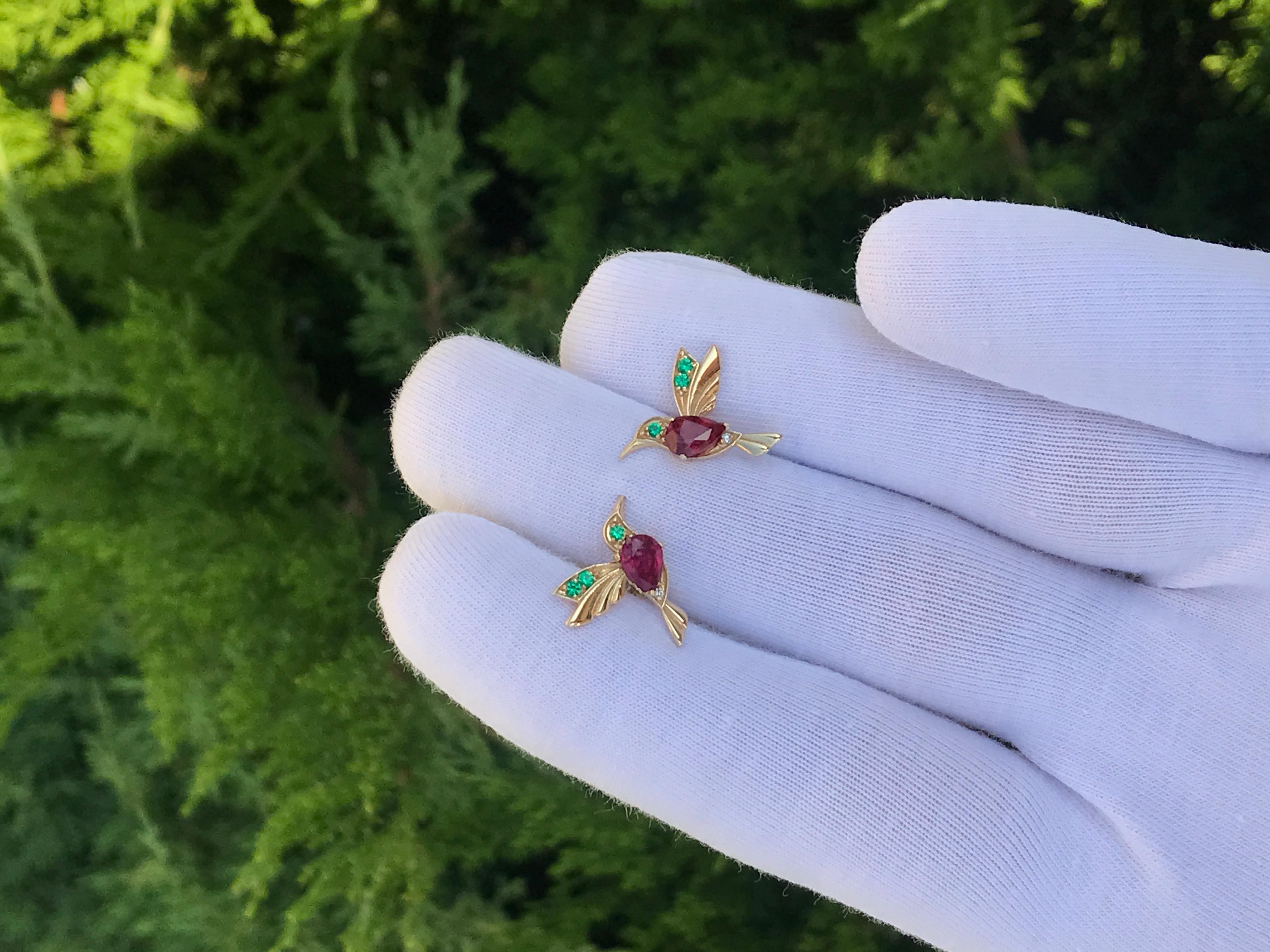 14k Gold Hummingbird Earings Studs with Rubies, Bird Stud Earrings with Gems ! For Sale 2