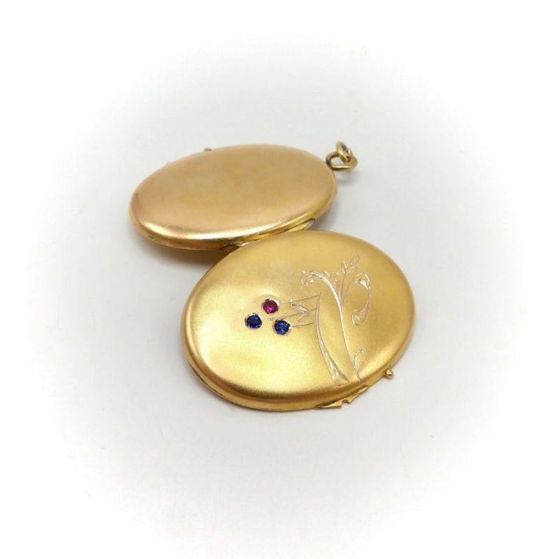 14K Gold Imperial Russian Locket with Rubies & Sapphires, circa 1915 In Good Condition For Sale In Venice, CA