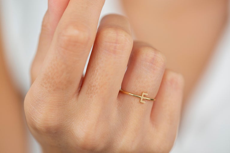Customizable 14K Gold Initial E Letter Ring, Personalized Initial Letter Ring For Sale at 1stDibs