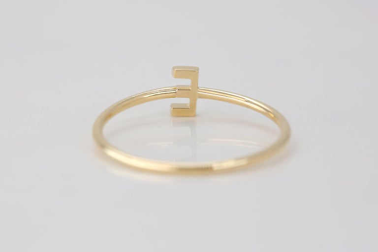 Customizable 14K Gold Initial E Letter Ring, Personalized Initial Letter Ring For Sale at 1stDibs