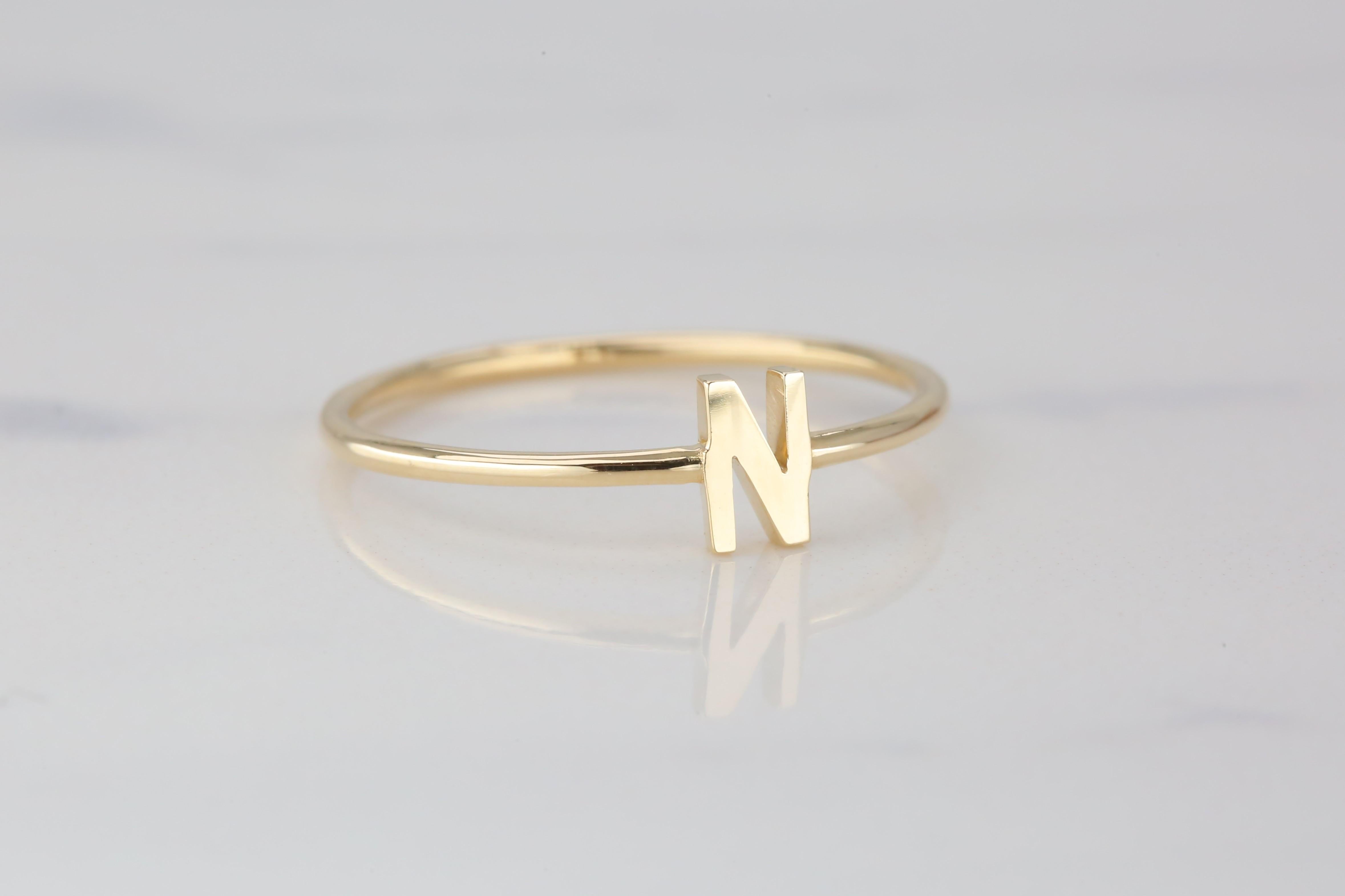 En vente :  Bague en or 14 carats avec lettre initiale N, bague en forme de lettre initiale personnalisée 3