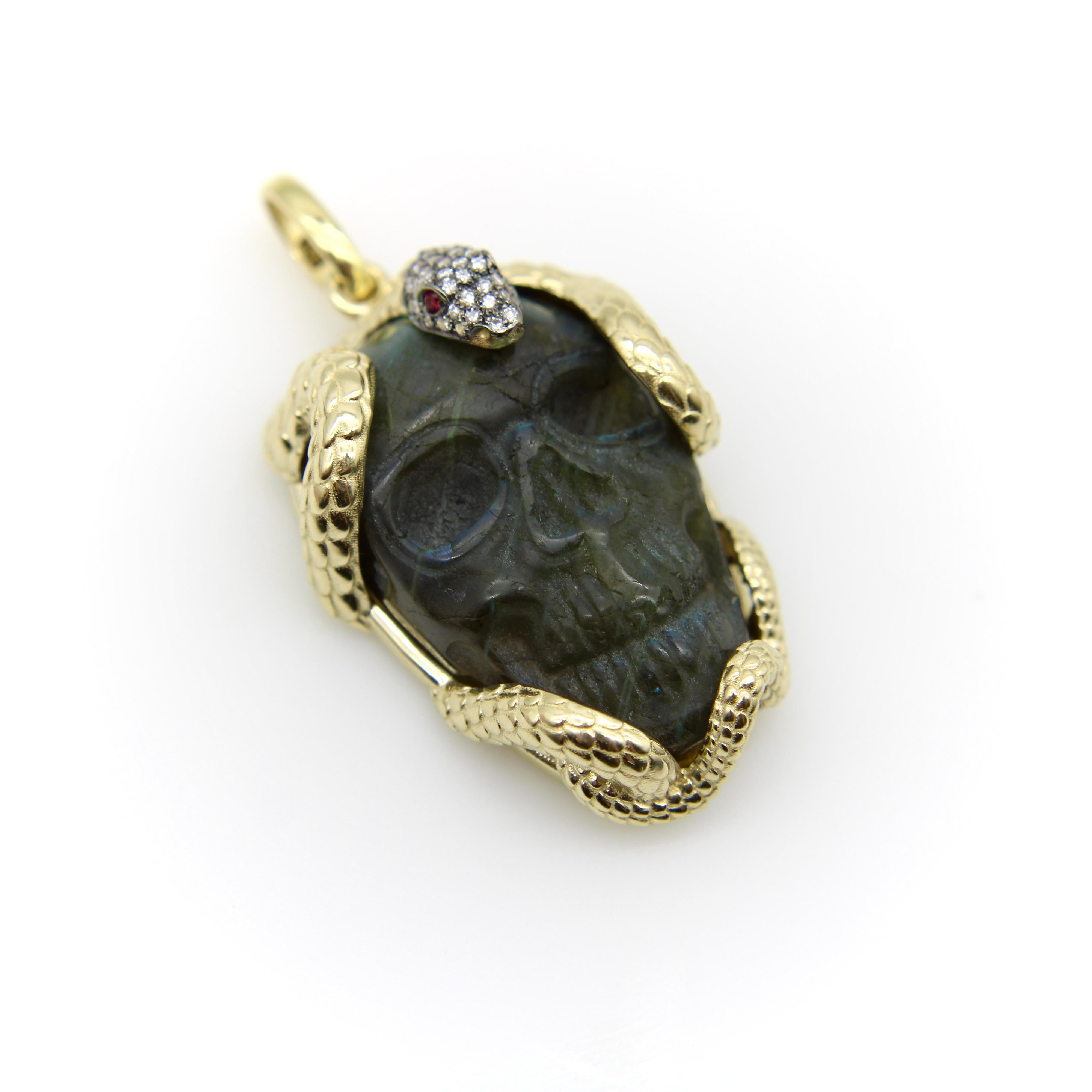 Tumbled 14K Gold Intertwining Snake and Carved Labradorite Skull Pendant For Sale
