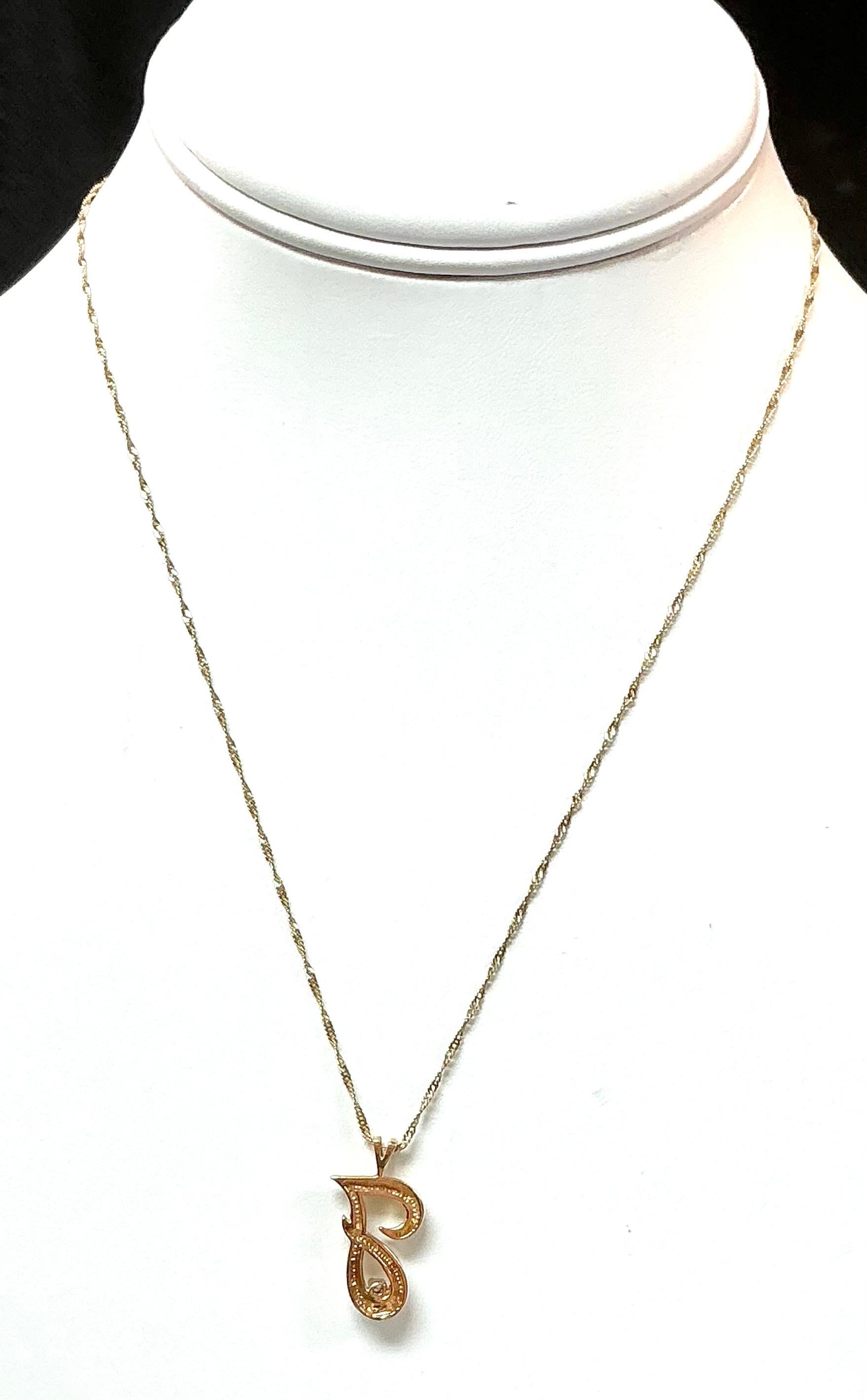 Collier à pendentif initial 