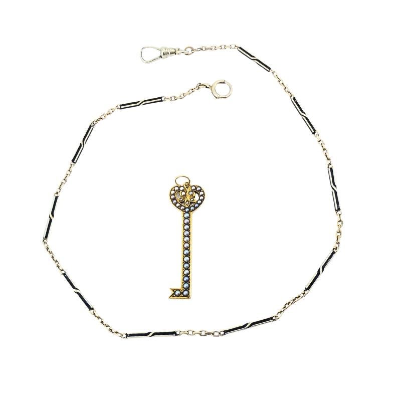 Collier pendentif clé en or 14k perles et émail noir Unisexe en vente