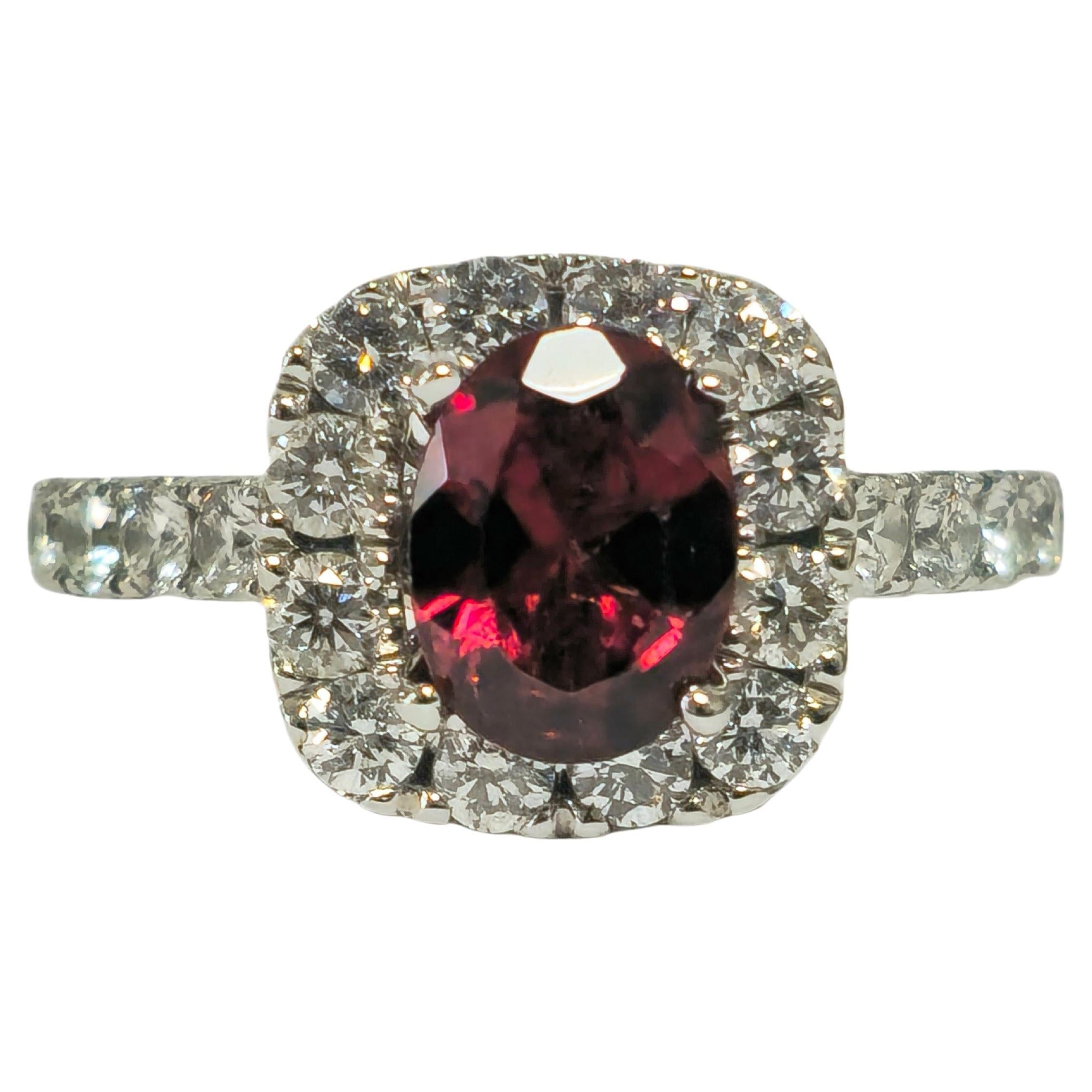14k Gold, Ladies 2.40ct Garnet & Diamond Ring For Sale