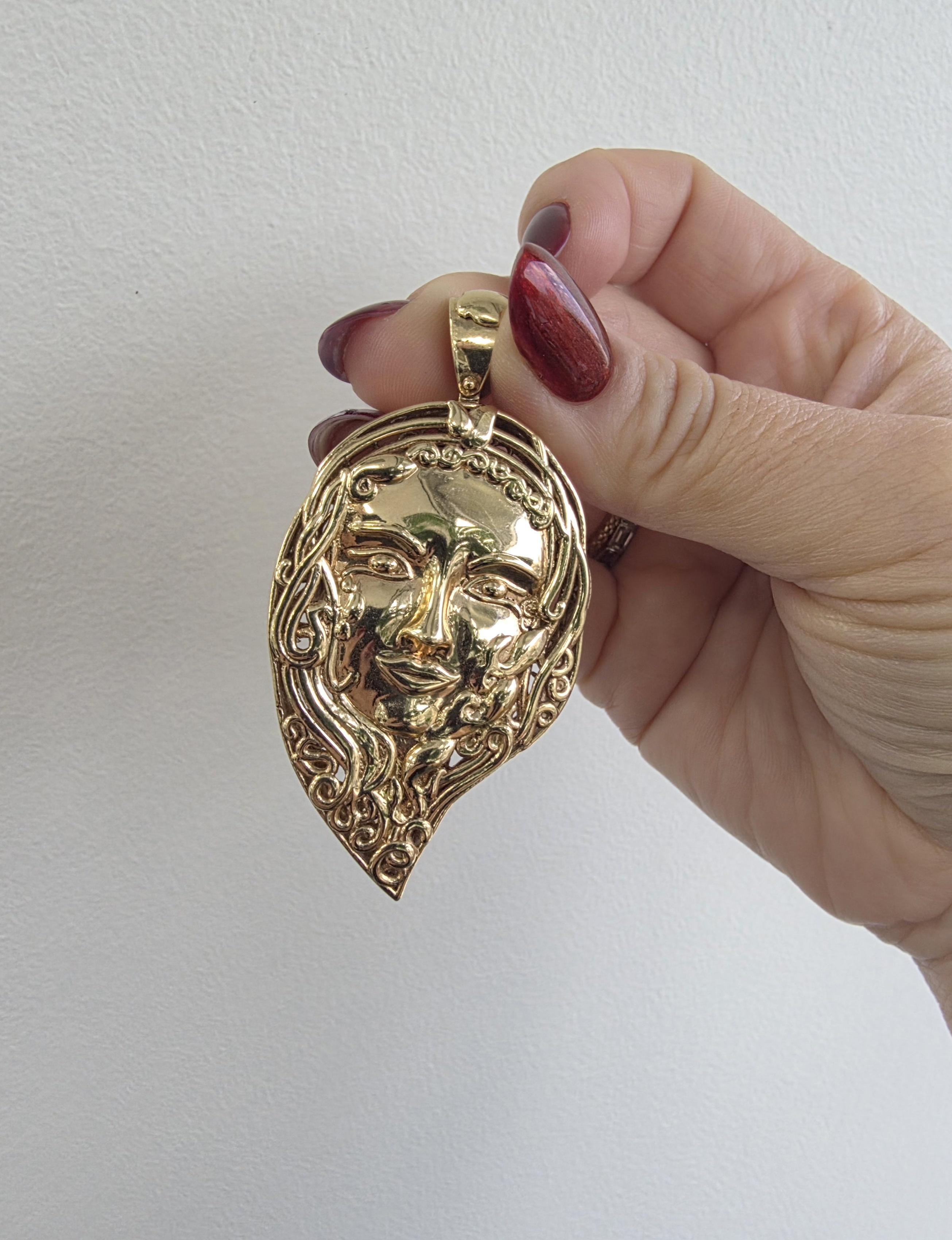 14K Gold Lady Goddess Portrait Cameo Pendant in vendita 1