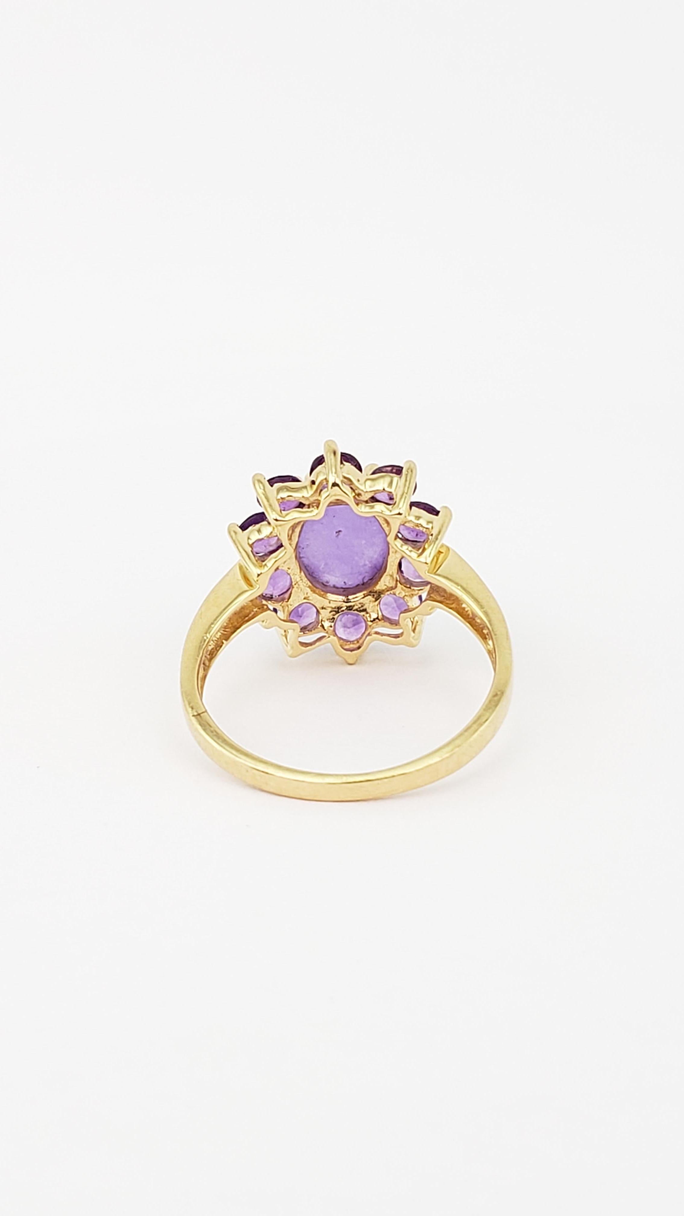 20th Century 14k Gold Lady's Cocktail Ring with Lavender Jade Cabochon and Amethysts