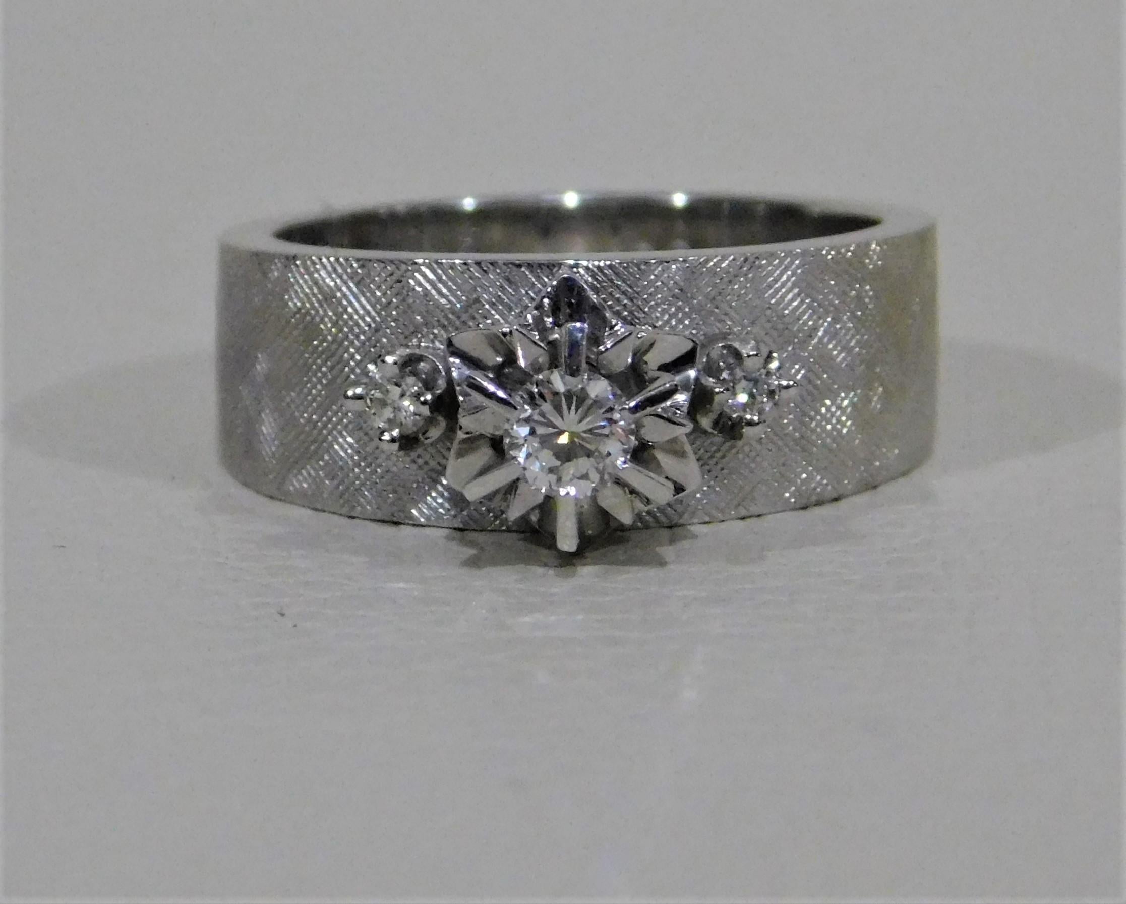 Late 20th Century 14-Karat Gold Lady's White Gold Three Stone Diamond Ring For Sale