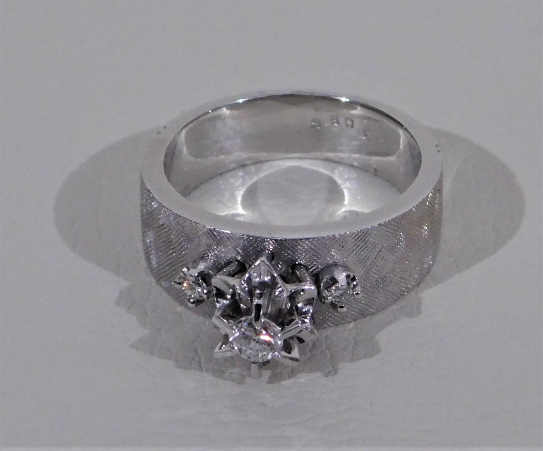14-Karat Gold Lady's White Gold Three Stone Diamond Ring For Sale 4