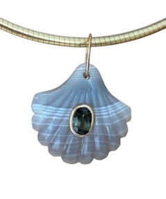 14k Gold Laguna Agate Scallop Shell Pendant with Spinel