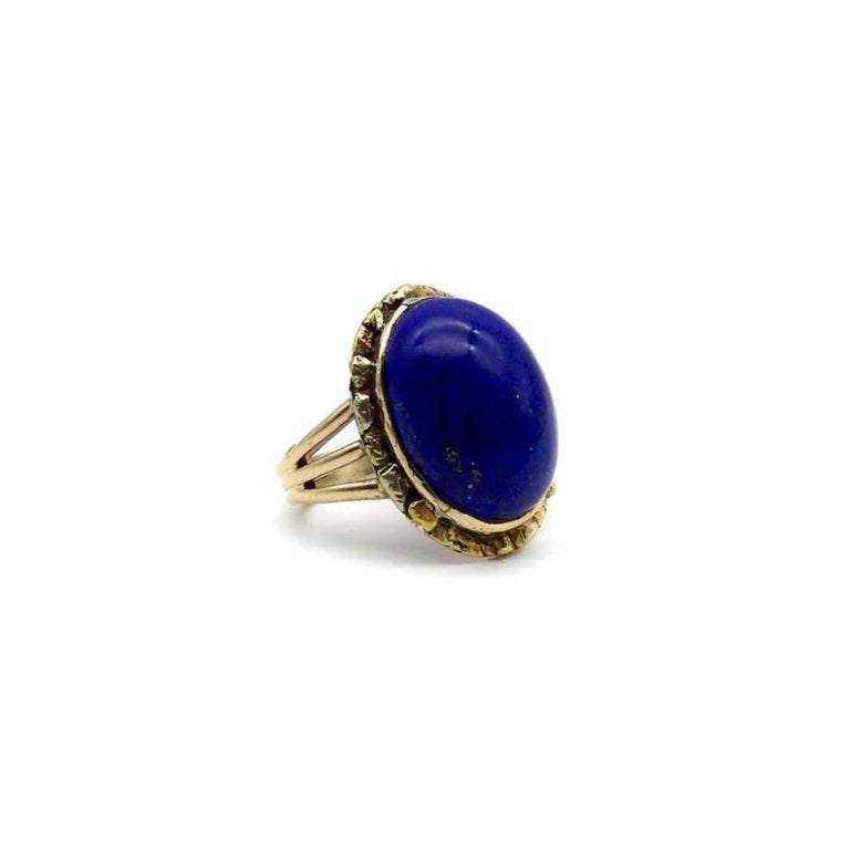 Modern 14K Gold Lapis Cabochon Gold Nugget Ring, circa Mid-Century For Sale
