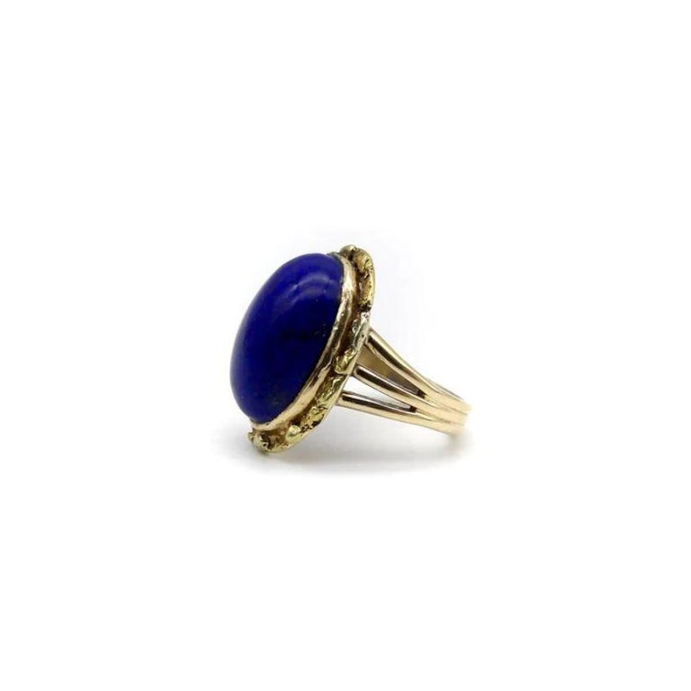 Women's or Men's 14K Gold Lapis Cabochon Gold Nugget Ring, circa Mid-Century For Sale