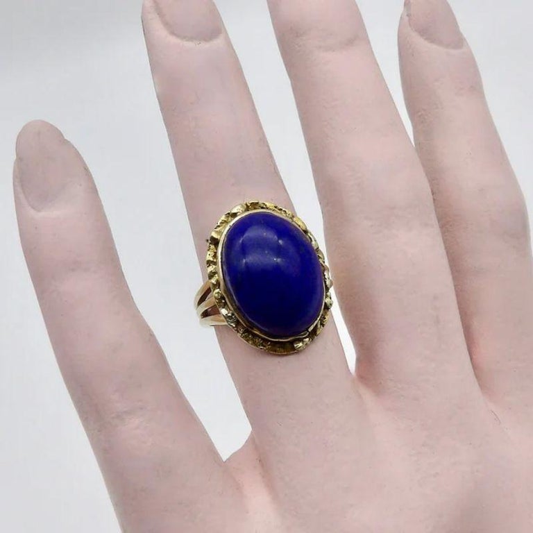 14K Gold Lapis Cabochon Gold Nugget Ring, circa Mid-Century For Sale 2