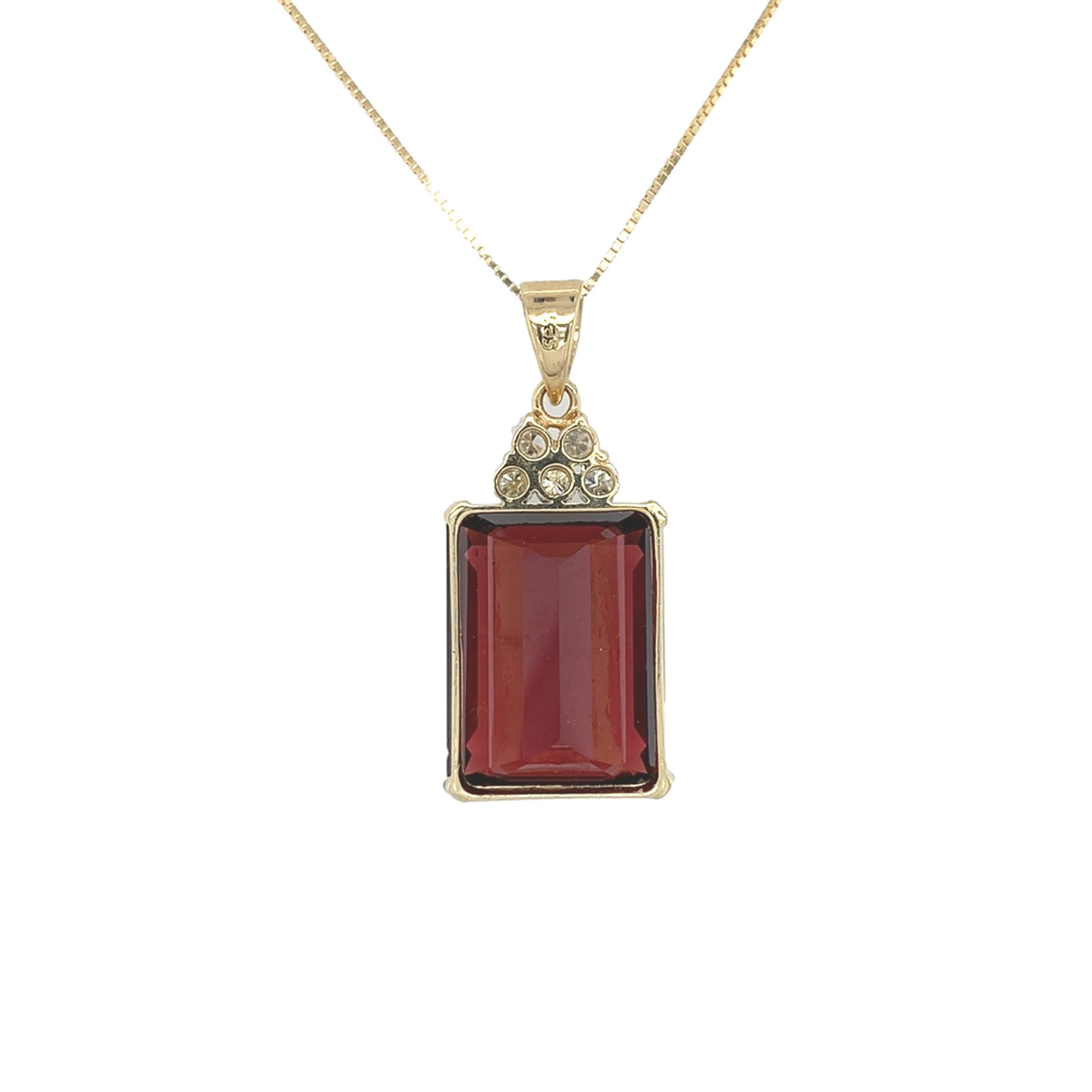 Contemporain Pendentif en or 14K avec grenat taille émeraude et diamant de 13 carats et chaîne de 18