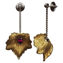 Pendientes Hoja de Oro 14k Fabricados en Italia  Pendientes Colgantes de Diamantes y Granate Violeta