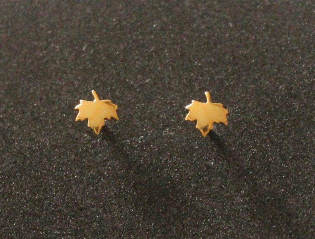 14k Gold Leaf Studs Maple Leaf Earrings Gold Autumn Jewelry October Jewelry Gift
Certifiation: 14K Hallmarked
Metal: Yellow Gold
Metal Purity: 14k


