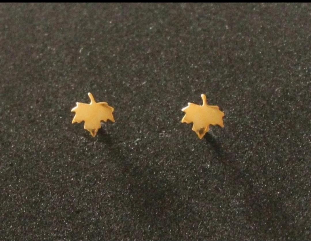 14k Gold Leaf Studs Maple Leaf Earrings Gold Autumn Jewelry October Jewelry Gift For Sale 3