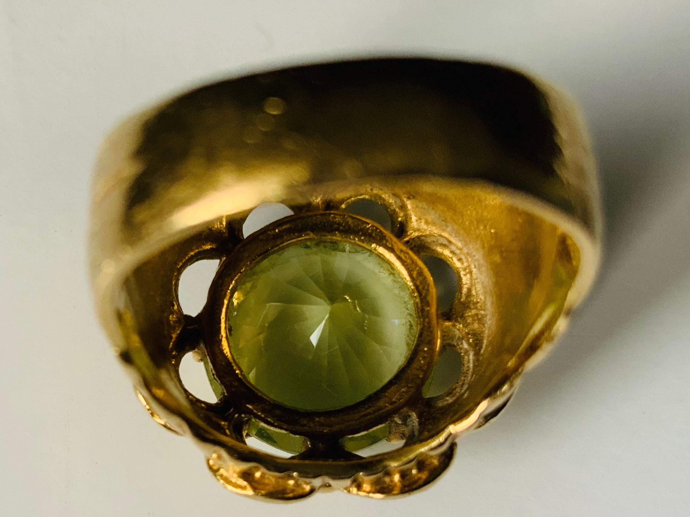 14K Gold Light Green Zircon Cocktail Ring For Sale 3