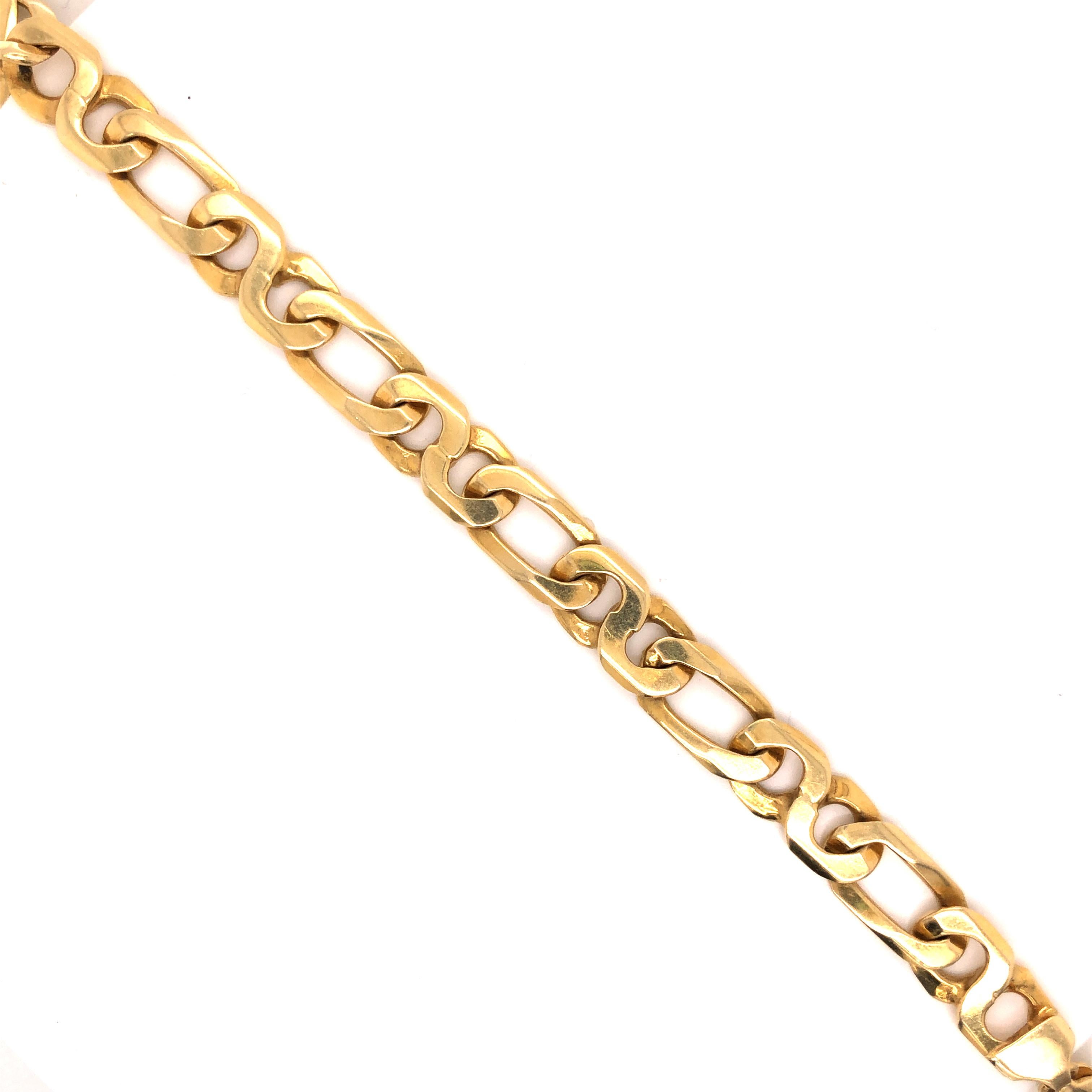 14K Gold Link Bracelet

Metal: 14K Yellow Gold

Size: 7 1/2