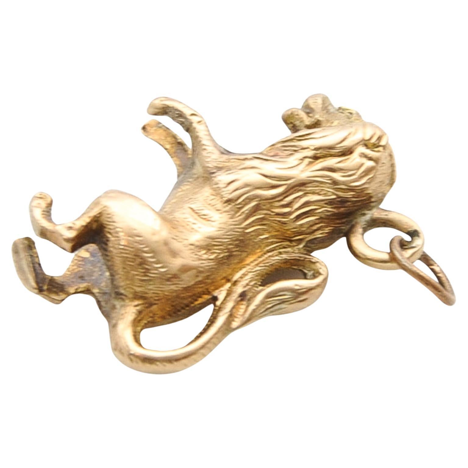 14K Gold Mid-Century Lion Leo Zodiac Sign Animal Charm Pendant In Good Condition In Rotterdam, NL