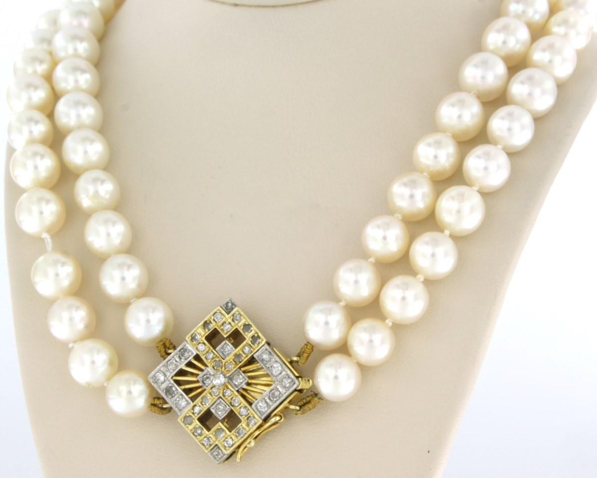 Taglio singolo Serratura in oro 14k con diamanti a taglio singolo fino a 0,86 carati e collana di perle a due fili in vendita