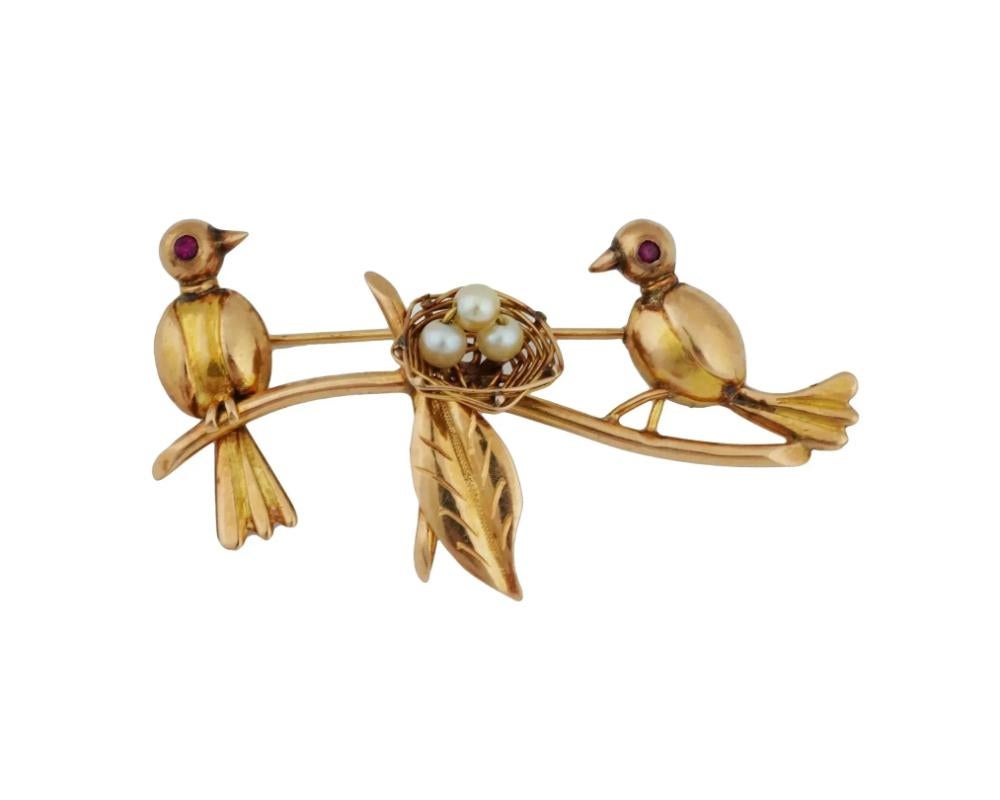 Round Cut 14K Gold Love Birds Ruby Eyes Natural Pearls Brooch For Sale