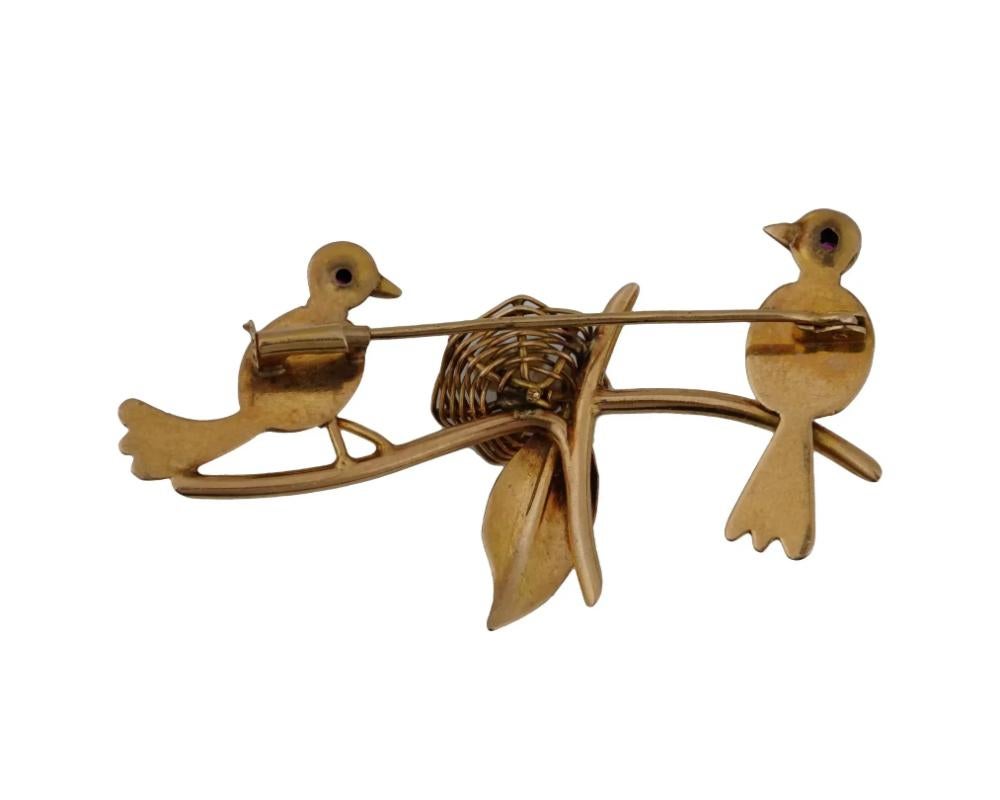 14K Gold Love Birds Ruby Eyes Natural Pearls Brooch In Good Condition For Sale In New York, NY