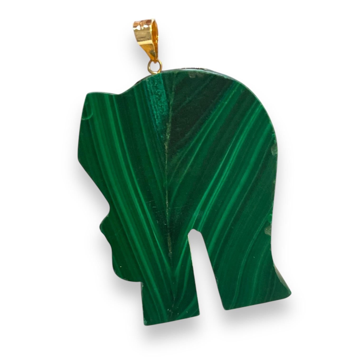 da uomo o donna Ciondolo Elefante di Malachite in oro 14K con occhio di rubino in vendita