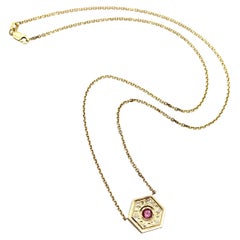 14 Karat Gold Mandala Medaillon-Halskette mit rosa Turmalin