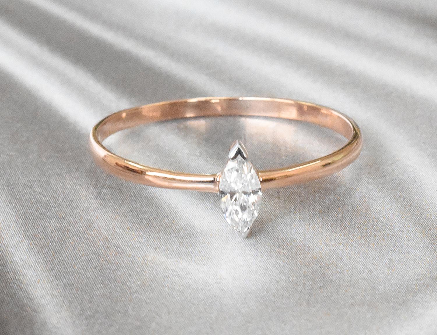 Im Angebot: Verlobungsring aus 14 Karat Gold mit Diamanten im Marquise-Schliff () 5