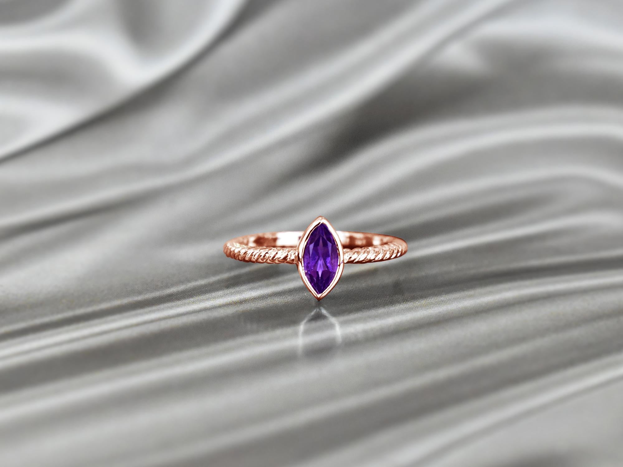 Im Angebot: 14k Gold Marquise 8x4 mm Marquise-Edelsteinring mit Marquise-Schliff () 2