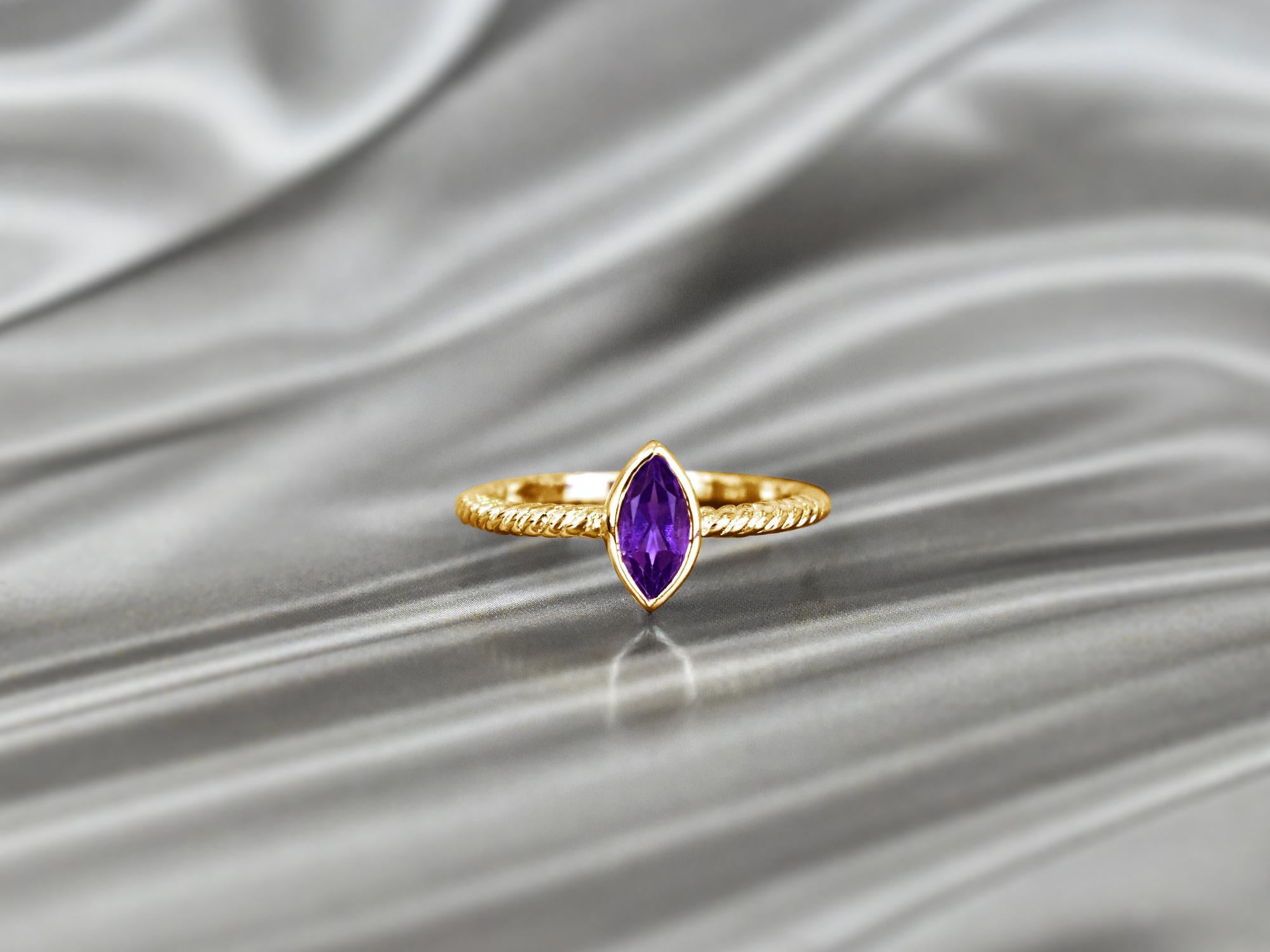 Im Angebot: 14k Gold Marquise 8x4 mm Marquise-Edelsteinring mit Marquise-Schliff () 3