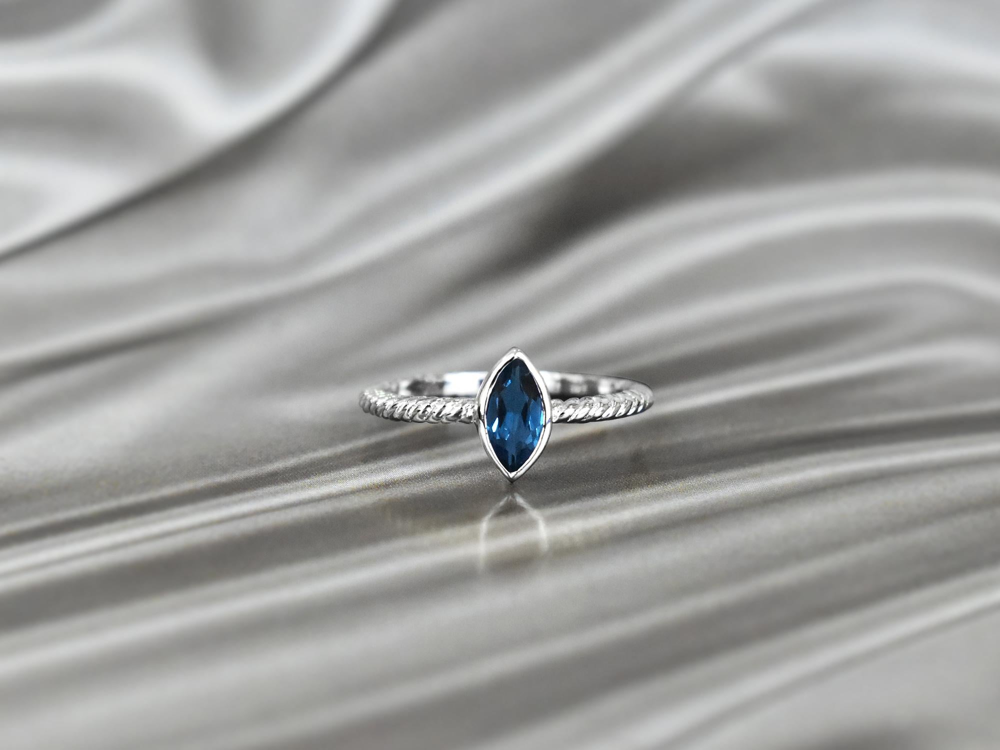 Im Angebot: 14k Gold Marquise 8x4 mm Marquise-Edelsteinring mit Marquise-Schliff () 7