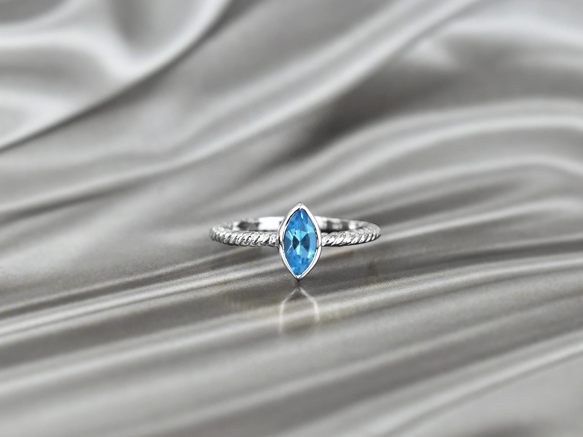 Im Angebot: 14k Gold Marquise 8x4 mm Marquise-Edelsteinring mit Marquise-Schliff () 8