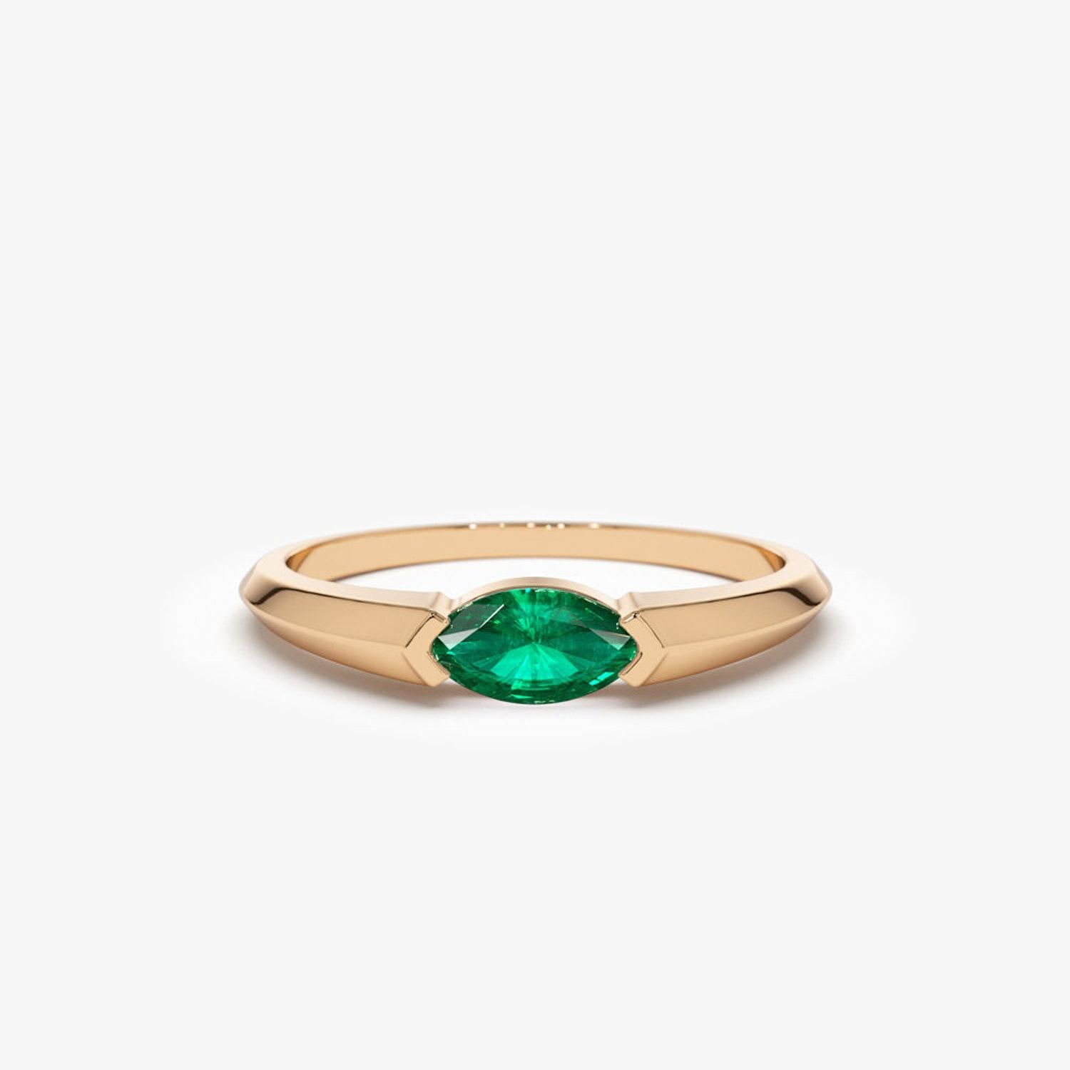 Brilliant Cut 14k Gold Marquise Shape Natural Emerald Ring For Sale